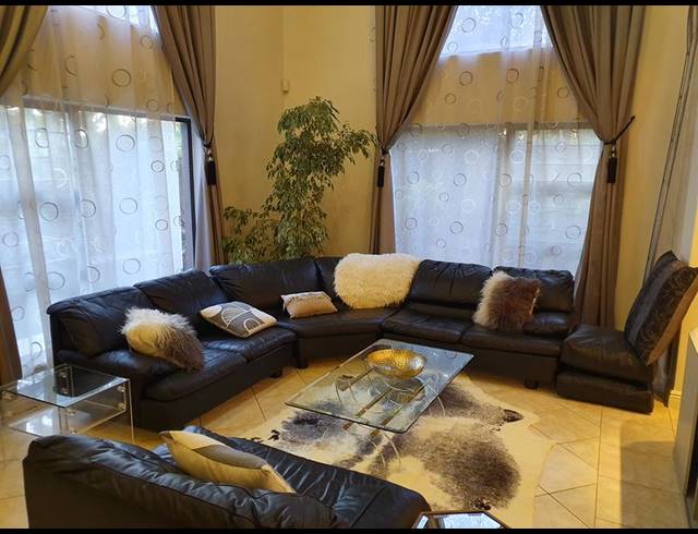 3 BEDROOM PROPERTY TO RENT IN RIVER CLUB